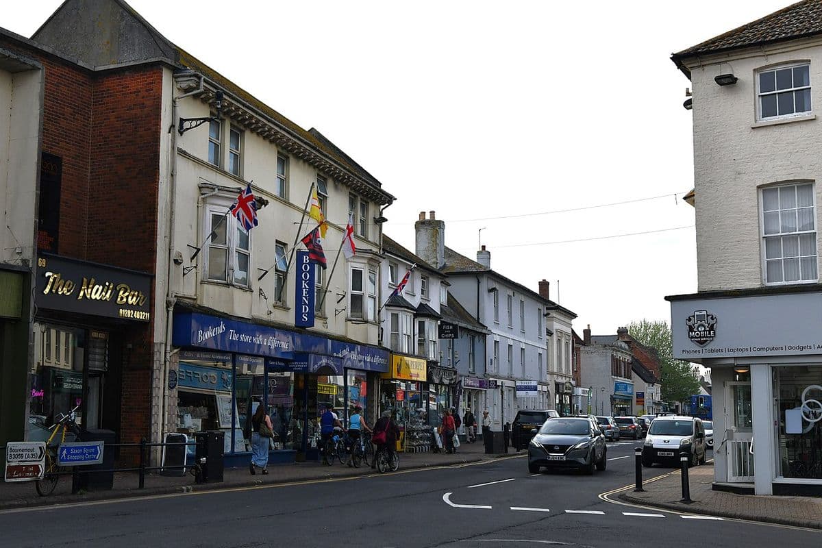 High Street, Christchurch: shops and businesses that take card payments