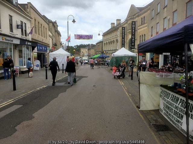 High Street, Chippenham: shops and businesses that take card payments