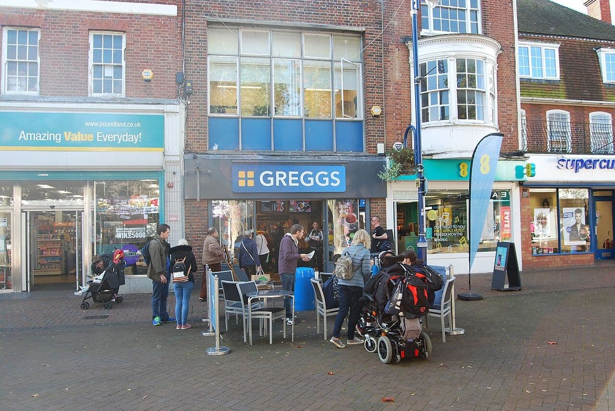 High Street, Gosport: shops and businesses that take card payments