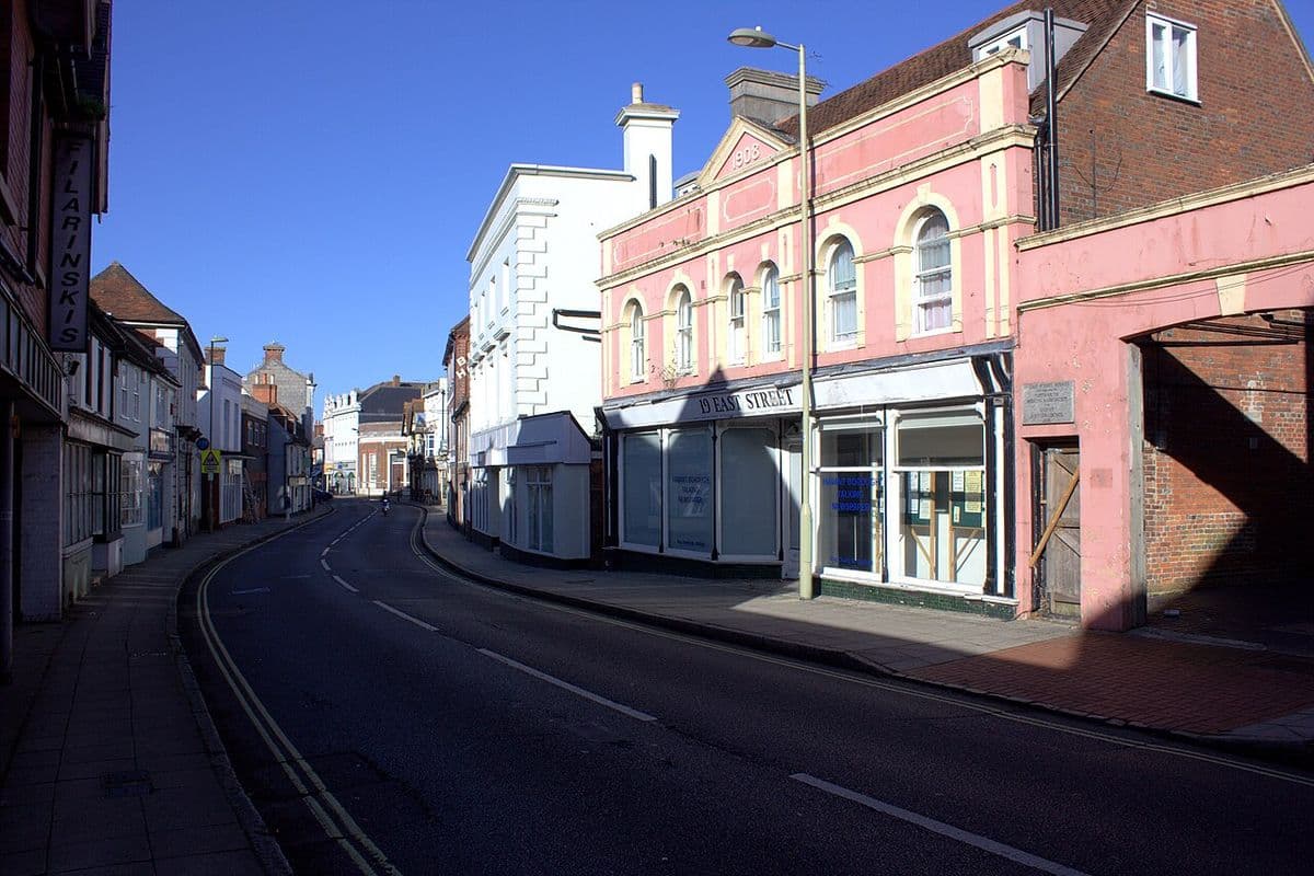 East Street, Havant: shops and businesses that take card payments