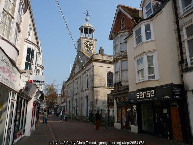 St Mary Street, Weymouth: shops and businesses that take card payments